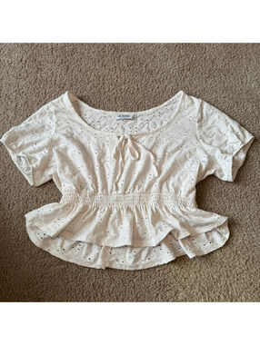 White Flowy Peplum Eyelet Cotton Blend Crop Arizona Jean Co. Women’s Junior’s